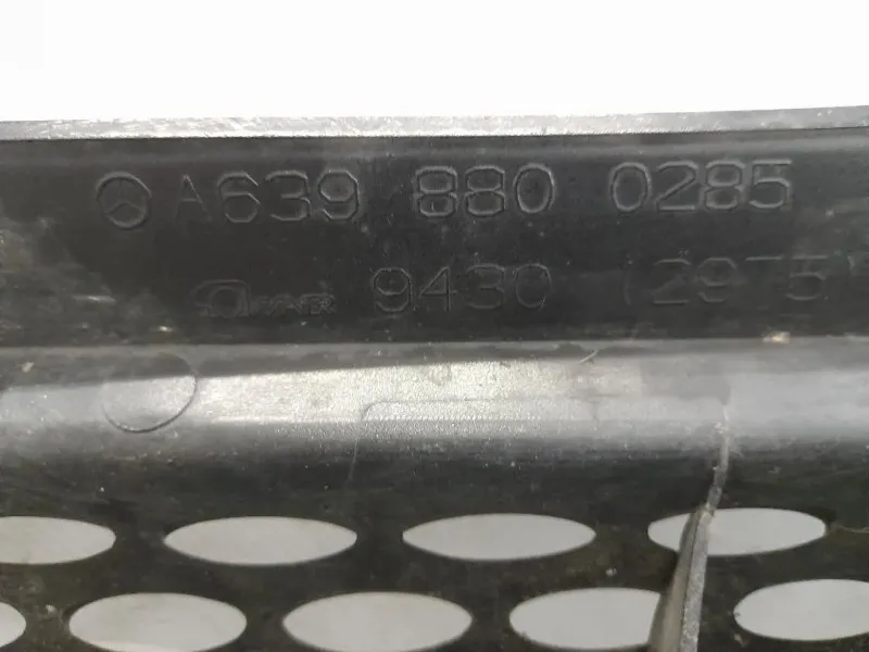 Griglia Radiatore A6398800285 Mercedes VITO W639 2004