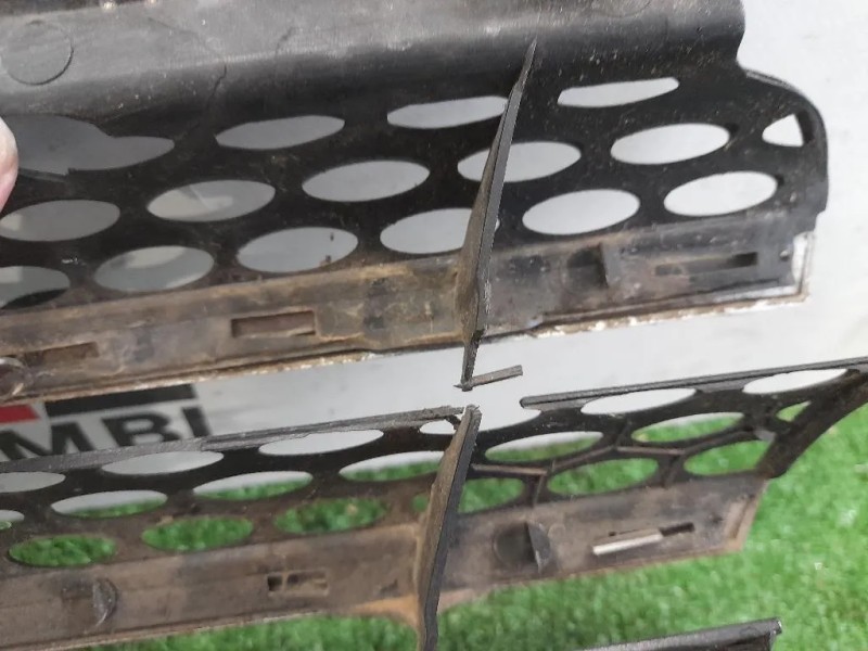 Griglia Radiatore A6398800285 Mercedes VITO W639 2004