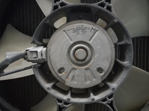 Radiatore Acqua 1640027061 0227403842 Toyota RAV 4 II 2000