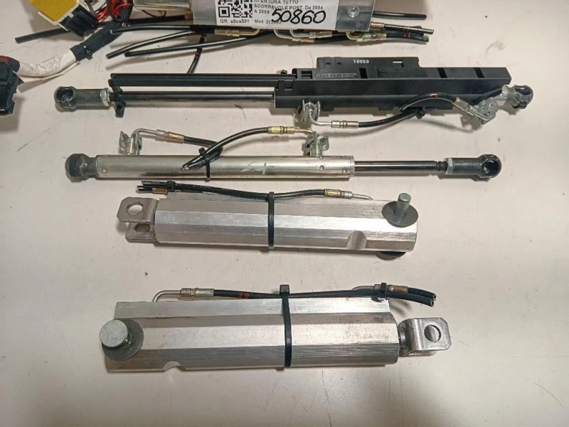 Gruppo Idraulico Apertura Tetto GRUPPO IDRAULICO APERTURA TETTO Mercedes Classe SLK R171 2004