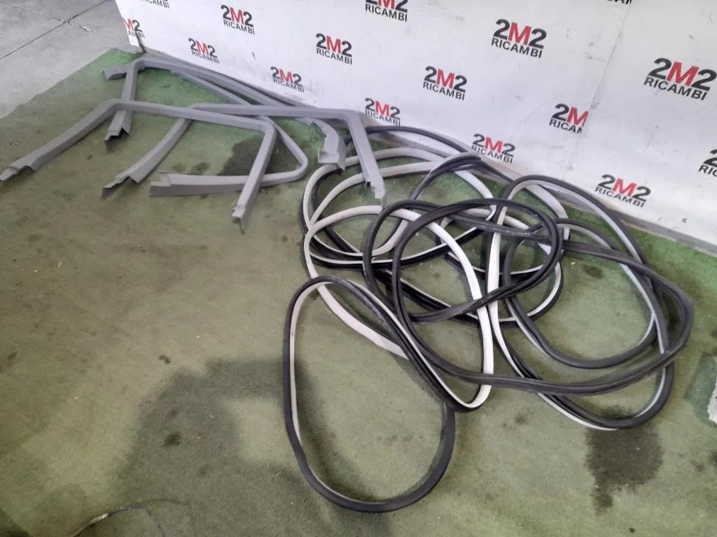 Guarnizione ANT Porta ANT DX  Mercedes Classe R W251 2006