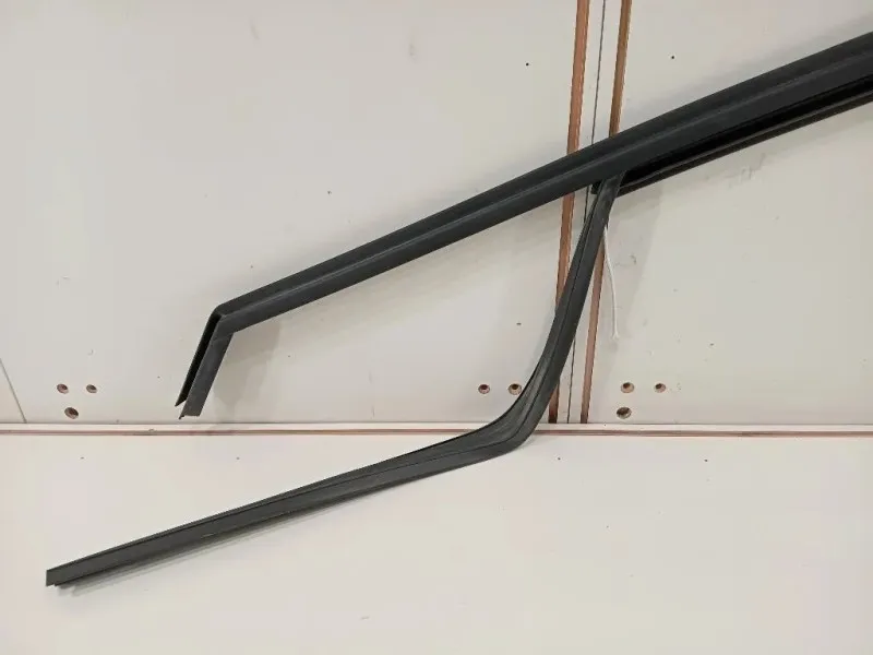 Guarnizione ANT Porta ANT SX 9810970780 Peugeot 208 II 2019