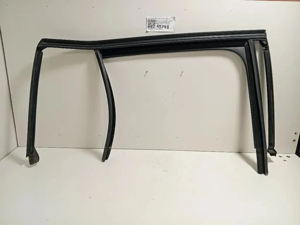 Guarnizione ANT Porta POST DX GUARNIZIONE ANT PORTA POST DX Mercedes Classe C W205 2014