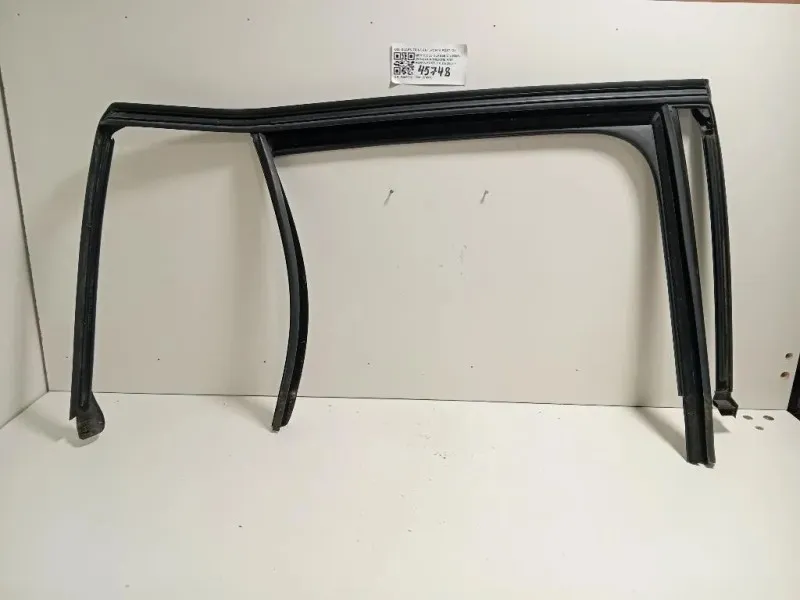 Guarnizione ANT Porta POST DX GUARNIZIONE ANT PORTA POST DX Mercedes Classe C W205 2014