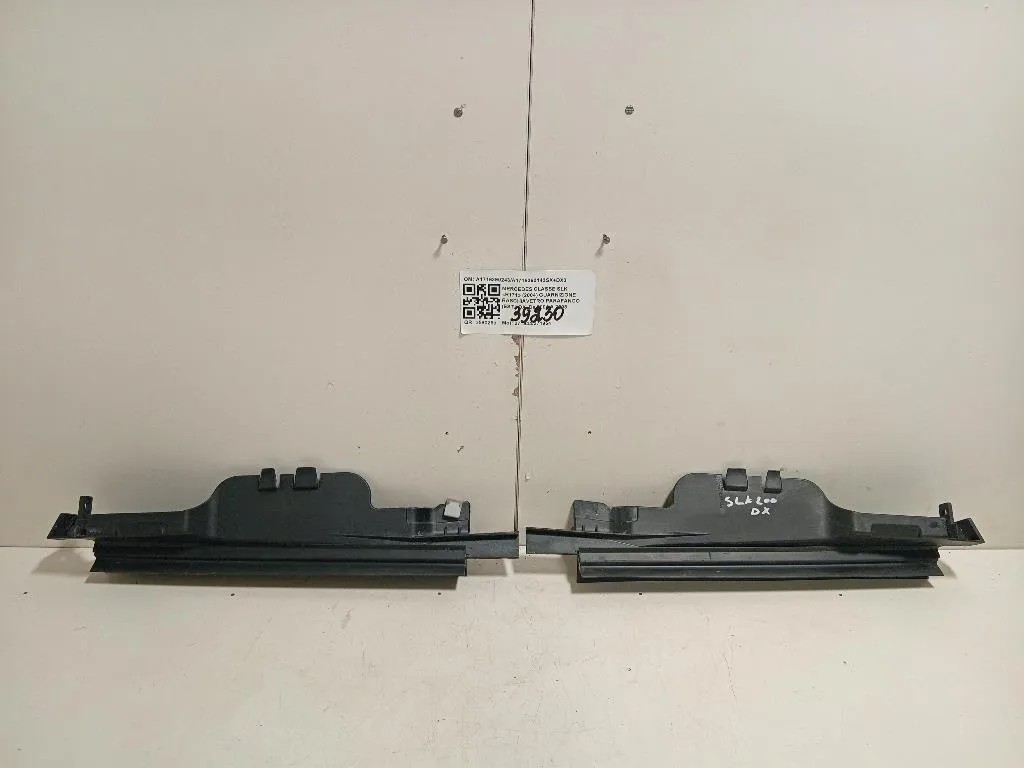 Guarnizione Raschiavetro Parafango EST DX A1716390243A1716390143SX+DX3 Mercedes Classe SLK R171 2004