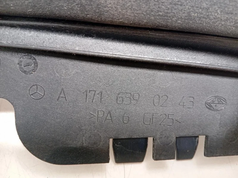 Guarnizione Raschiavetro Parafango EST DX A1716390243A1716390143SX+DX3 Mercedes Classe SLK R171 2004