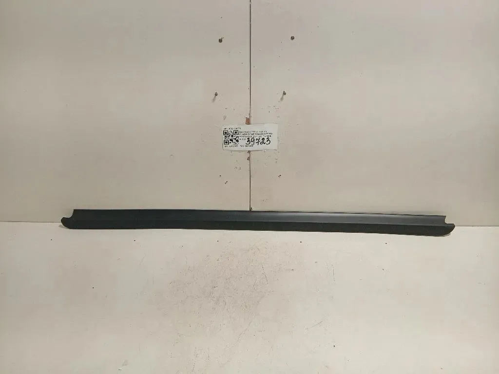 Guarnizione Raschiavetro Porta EST ANT DX 808212427R Dacia Duster II 2018