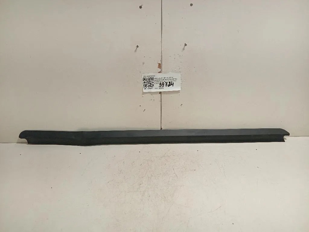 Guarnizione Raschiavetro Porta EST ANT DX 808204085R Dacia Duster II 2018