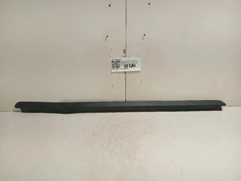 Guarnizione Raschiavetro Porta EST ANT DX 808204085R Dacia Duster II 2018