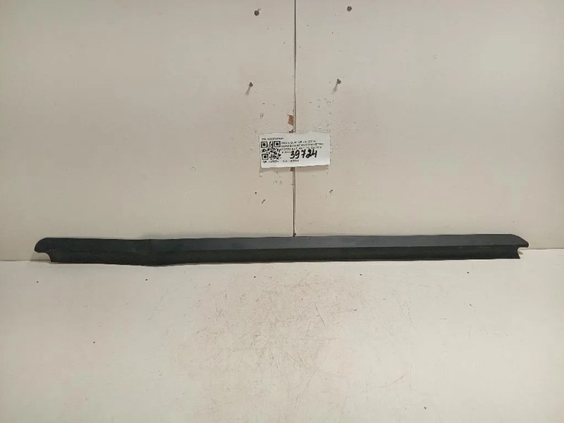 Guarnizione Raschiavetro Porta EST ANT DX 808204085R Dacia Duster II 2018