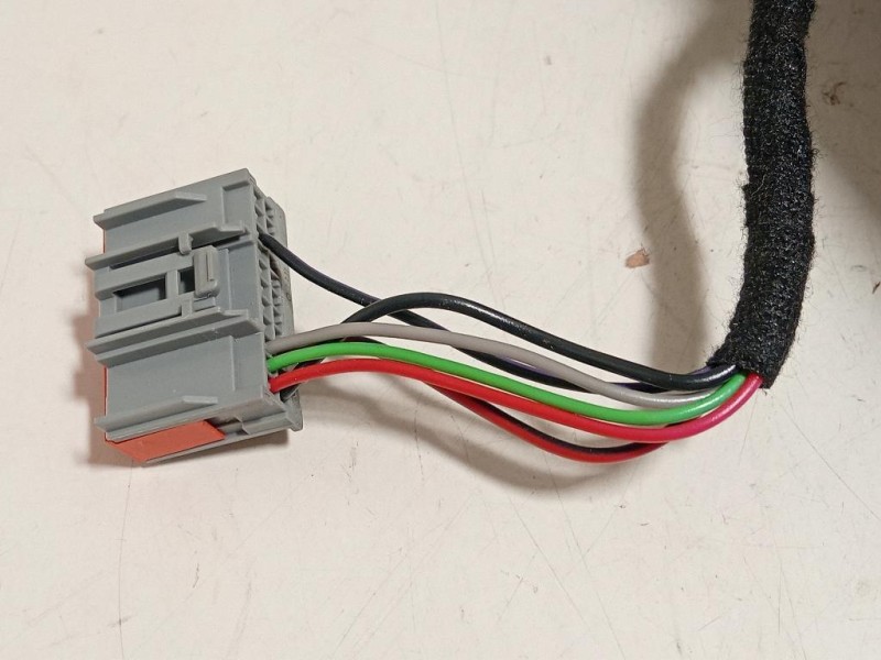Guarnizione Raschiavetro Porta EST ANT DX A1567250282 Mercedes Classe GLA X156 2014