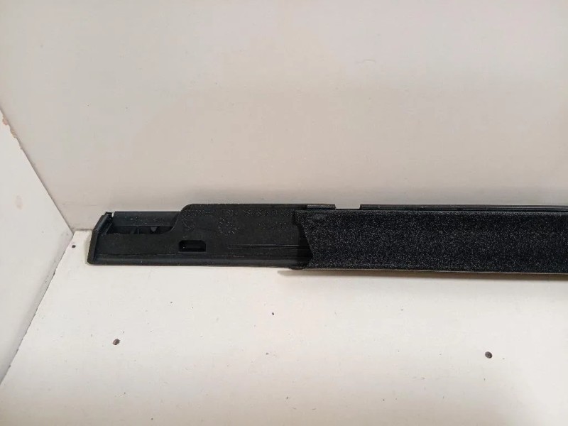 Guarnizione Raschiavetro Porta EST ANT DX 9677880980 Peugeot 308 II 2017