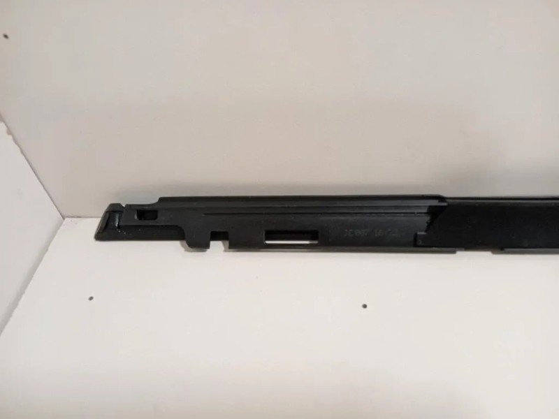 Guarnizione Raschiavetro Porta EST ANT DX 96778809TV Peugeot 308 II 2017