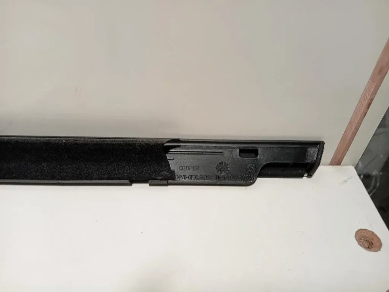 Guarnizione Raschiavetro Porta EST ANT DX 96778809TV Peugeot 308 II 2017