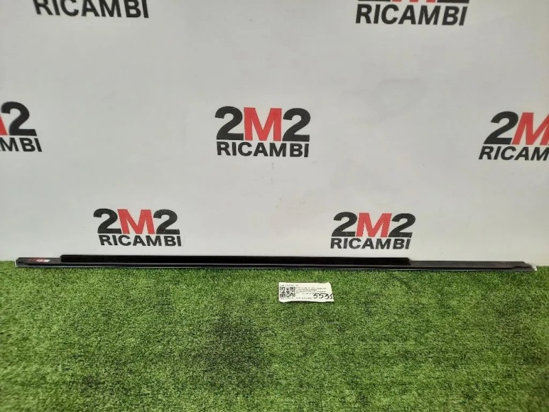 Guarnizione Raschiavetro Porta EST ANT SX 51357496139 Bmw Serie 3 F30 Berlina 2015