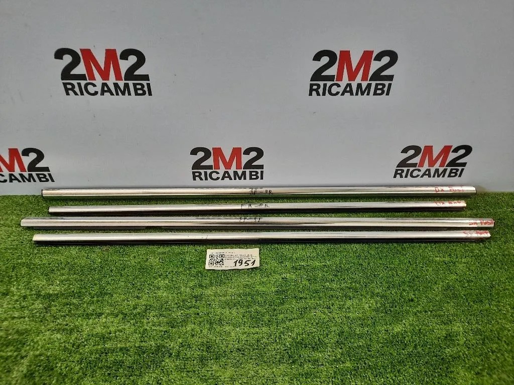 Guarnizione Raschiavetro Porta EST ANT SX 95980302 Chevrolet Cruze 2009