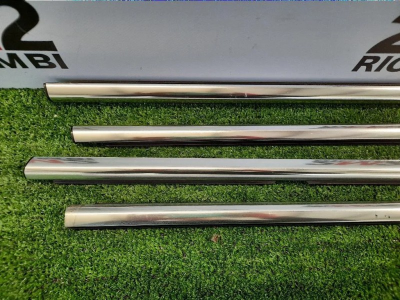 Guarnizione Raschiavetro Porta EST ANT SX 95980302 Chevrolet Cruze 2009