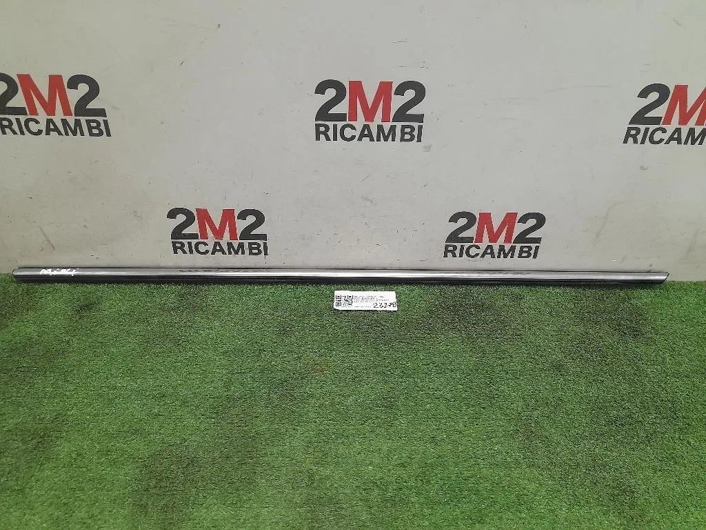 Guarnizione Raschiavetro Porta EST ANT SX  Mini MINI Cooper R56 2007