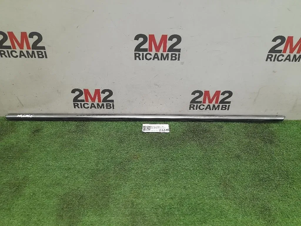 Guarnizione Raschiavetro Porta EST ANT SX Mini MINI Cooper R56 2007