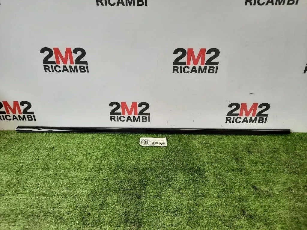 Guarnizione Raschiavetro Porta EST ANT SX 808213183R Renault Captur I 2017