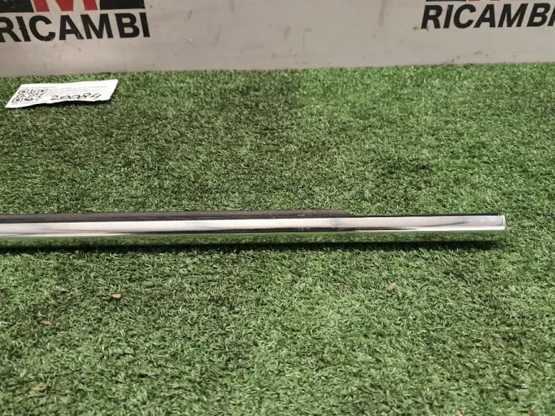 Guarnizione Raschiavetro Porta EST POST DX 51357496144 CROMO Bmw Serie 3 F31 Touring 2012