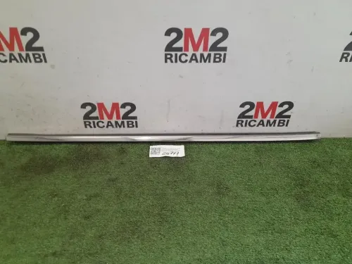 Guarnizione Raschiavetro Porta EST POST DX 9677299280 Citroen C4 Grand Picasso II 2016