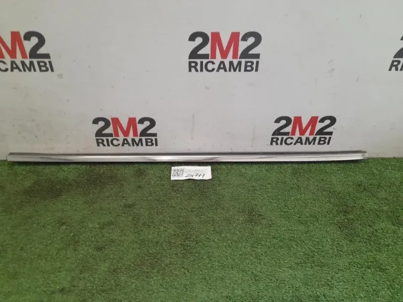 Guarnizione Raschiavetro Porta EST POST DX 9677299280 Citroen C4 Grand Picasso II 2016