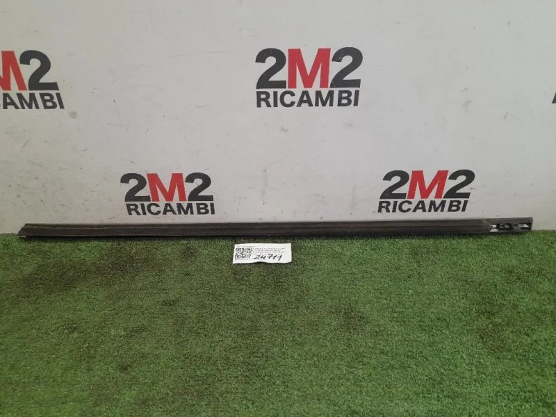 Guarnizione Raschiavetro Porta EST POST DX 9677299280 Citroen C4 Grand Picasso II 2016