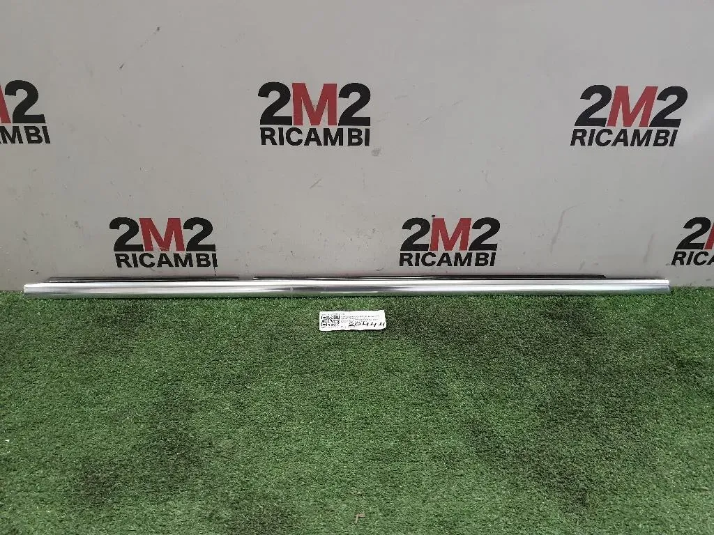 Guarnizione Raschiavetro Porta EST POST DX A1777350400 Mercedes Classe A W177 2018