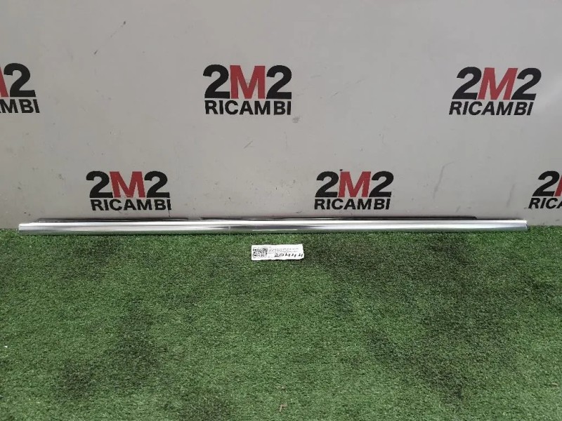 Guarnizione Raschiavetro Porta EST POST DX A1777350400 Mercedes Classe A W177 2018