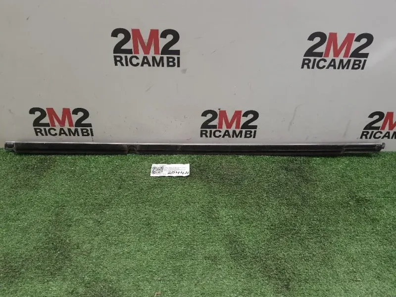 Guarnizione Raschiavetro Porta EST POST DX A1777350400 Mercedes Classe A W177 2018