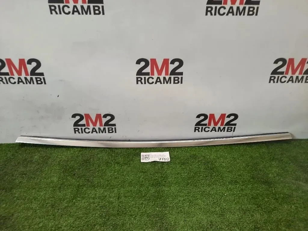 Guarnizione Raschiavetro Porta EST POST DX A1567351000 Mercedes Classe GLA X156 2014