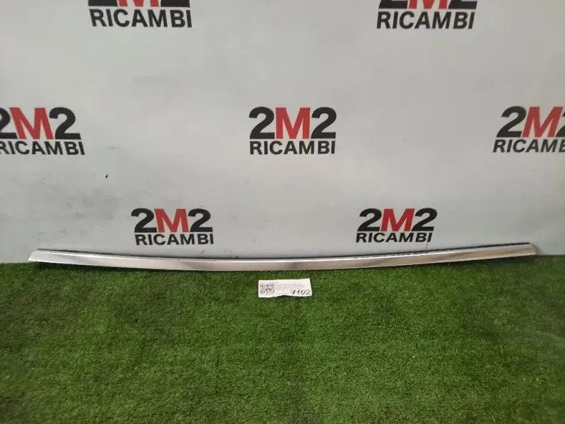 Guarnizione Raschiavetro Porta EST POST DX A1567351000 Mercedes Classe GLA X156 2014