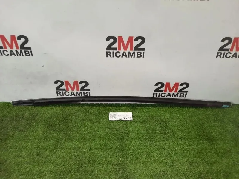 Guarnizione Raschiavetro Porta EST POST DX A1567351000 Mercedes Classe GLA X156 2014