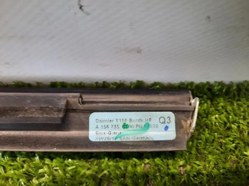 Guarnizione Raschiavetro Porta EST POST DX A1567351000 Mercedes Classe GLA X156 2014