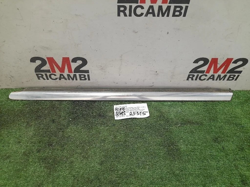 Guarnizione Raschiavetro Porta EST POST DX A2516905280 Mercedes Classe R W251 2006