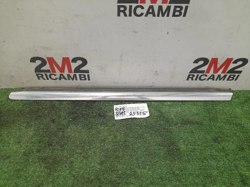 Guarnizione Raschiavetro Porta EST POST DX A2516905280 Mercedes Classe R W251 2006