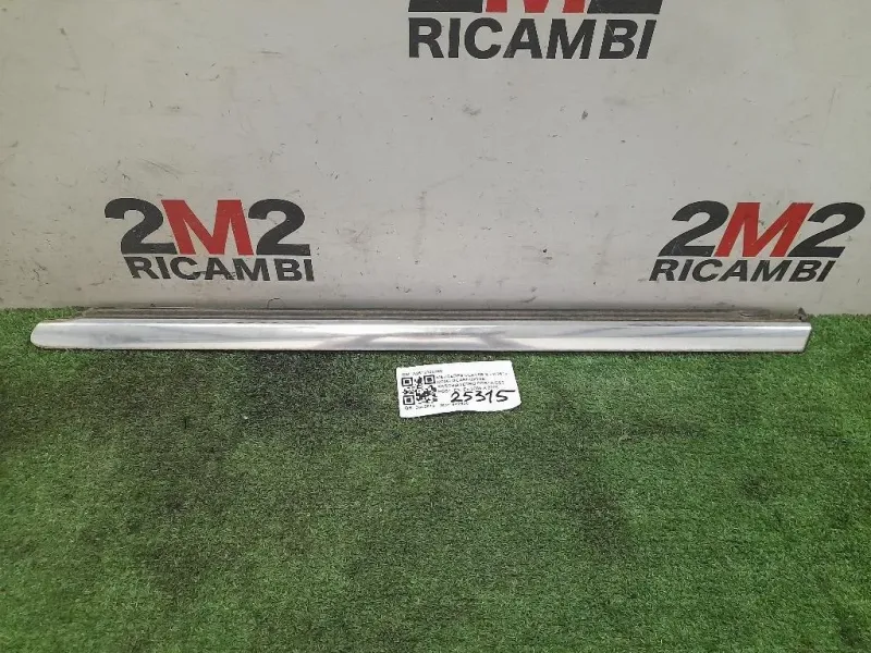 Guarnizione Raschiavetro Porta EST POST DX A2516905280 Mercedes Classe R W251 2006