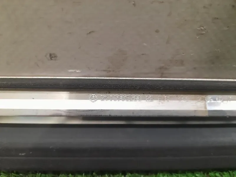 Guarnizione Raschiavetro Porta EST POST DX A2516905280 Mercedes Classe R W251 2006