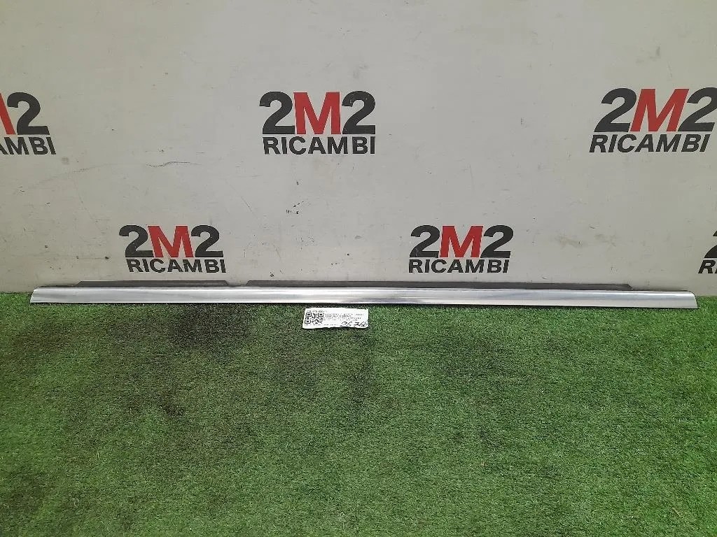 Guarnizione Raschiavetro Porta EST POST DX A2516904880 Mercedes Classe R W251 2006