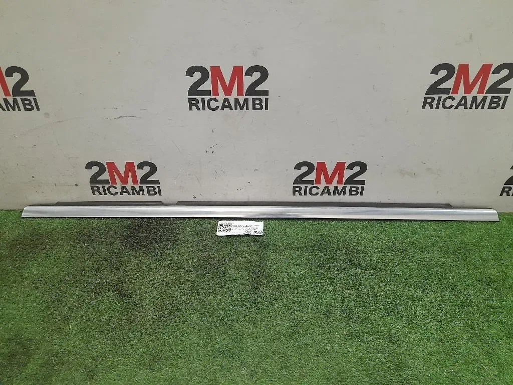 Guarnizione Raschiavetro Porta EST POST DX A2516904880 Mercedes Classe R W251 2006