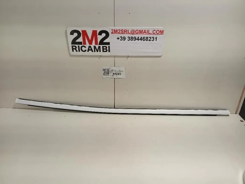 Guarnizione Raschiavetro Porta EST POST DX 9811240680 Peugeot 3008 II 2016