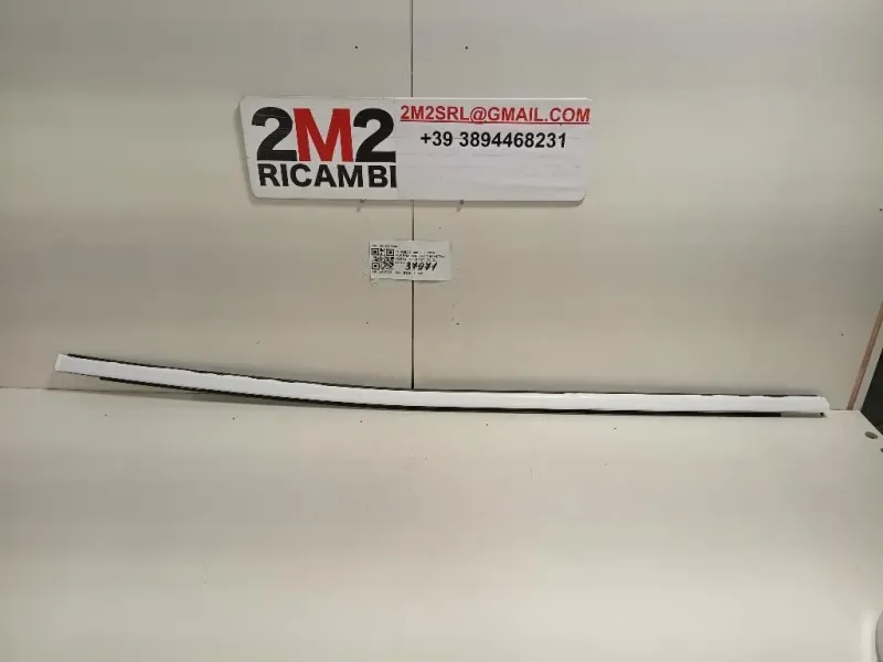 Guarnizione Raschiavetro Porta EST POST DX 9811240680 Peugeot 3008 II 2016