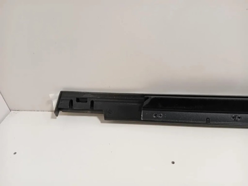 Guarnizione Raschiavetro Porta EST POST DX 9811240680 Peugeot 3008 II 2016