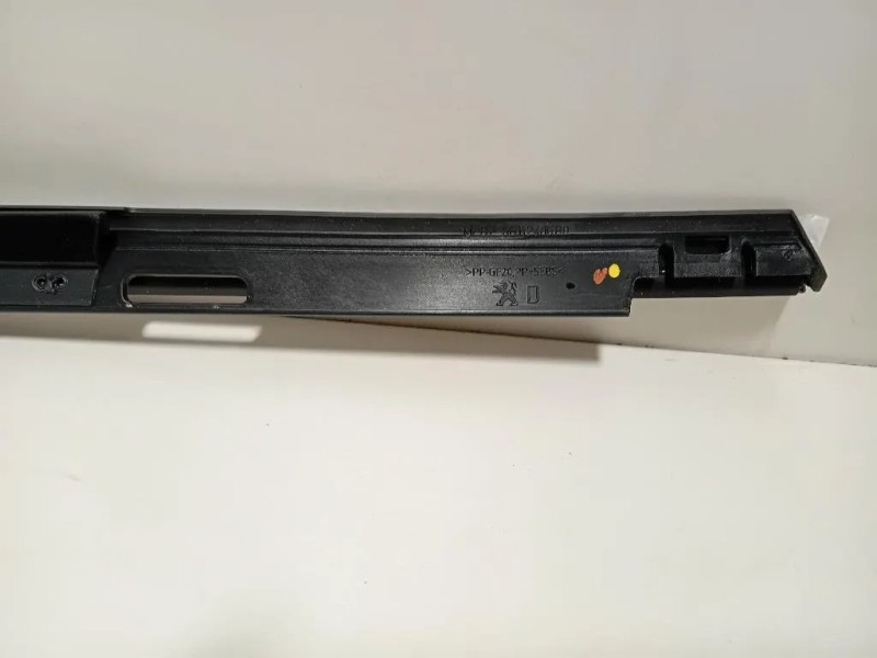 Guarnizione Raschiavetro Porta EST POST DX 9811240680 Peugeot 3008 II 2016