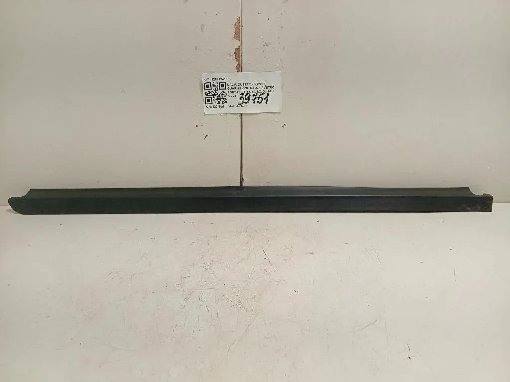 Guarnizione Raschiavetro Porta EST POST SX 828213416R Dacia Duster II 2018