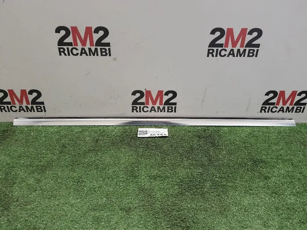 Guarnizione Raschiavetro Porta EST POST SX A2467350182 Mercedes Classe B W246 2012