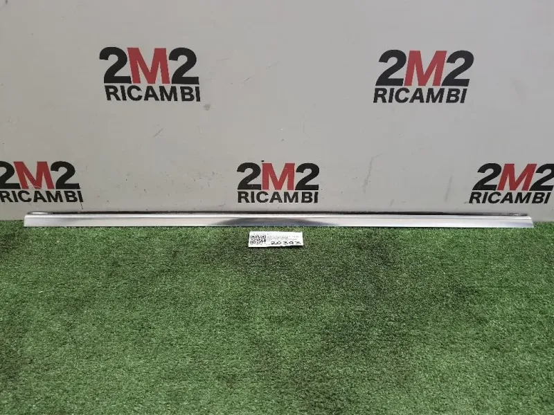 Guarnizione Raschiavetro Porta EST POST SX A2467350182 Mercedes Classe B W246 2012