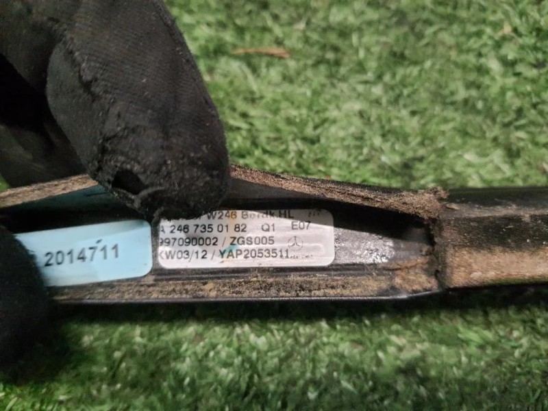 Guarnizione Raschiavetro Porta EST POST SX A2467350182 Mercedes Classe B W246 2012