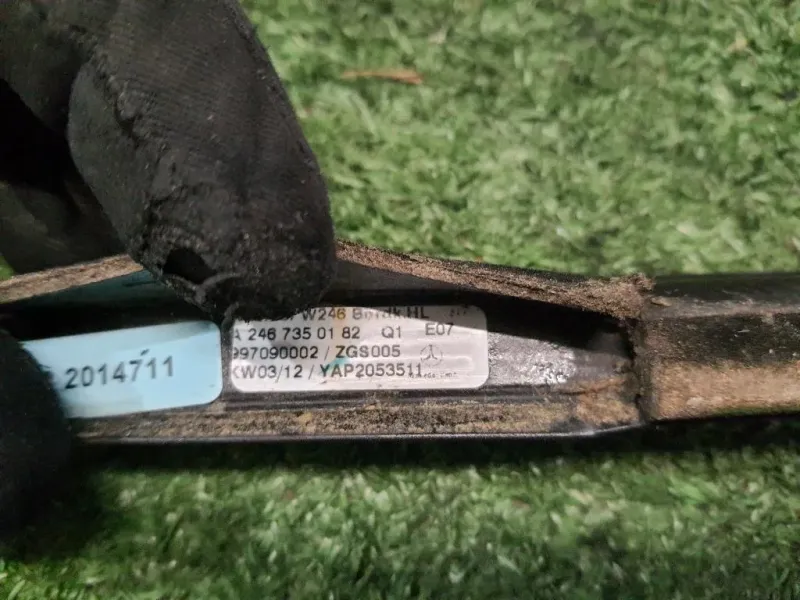 Guarnizione Raschiavetro Porta EST POST SX A2467350182 Mercedes Classe B W246 2012